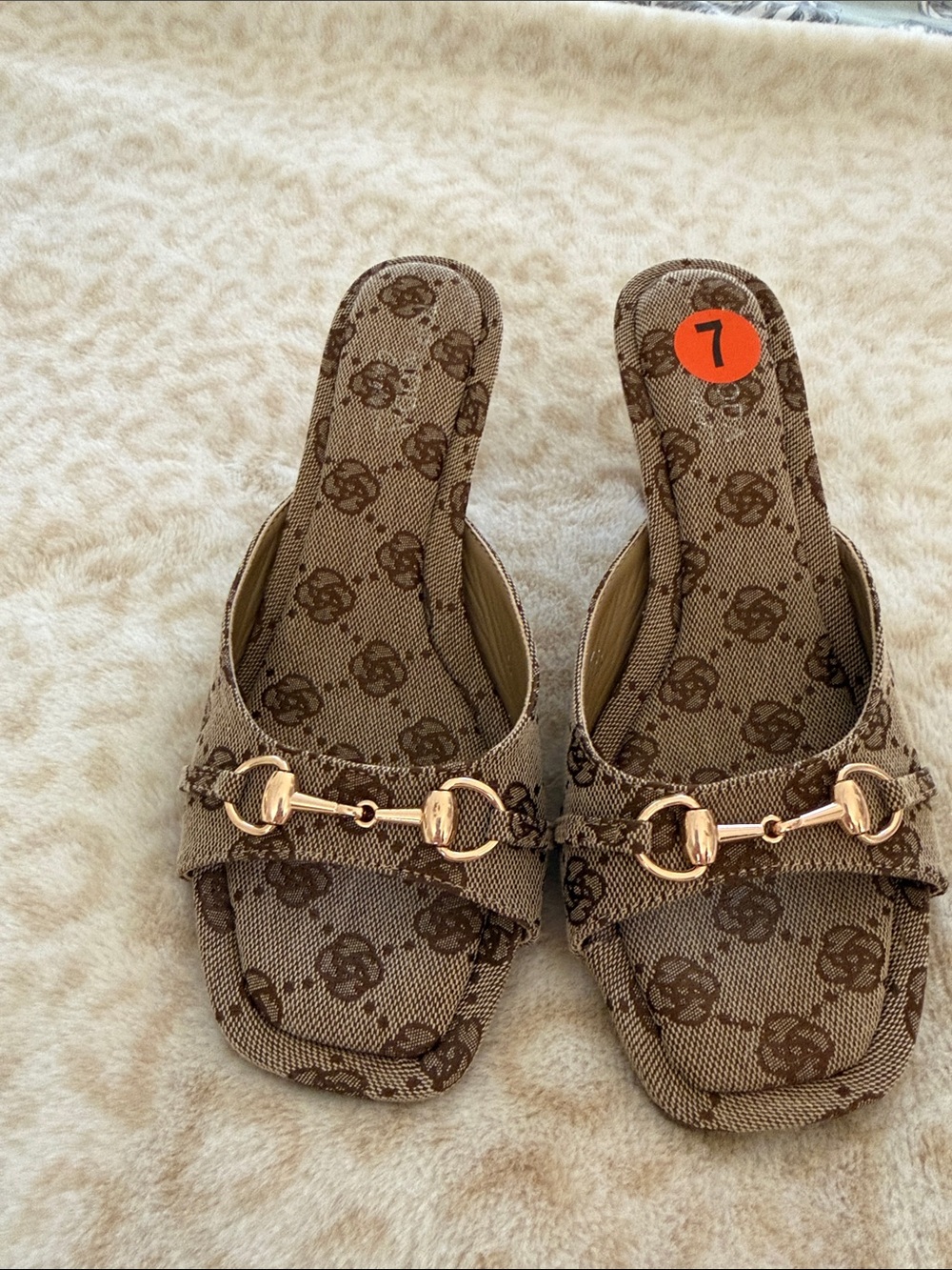 Top Moda Kitten Heel Sandals Size 7 NWT - Picture 2 of 4